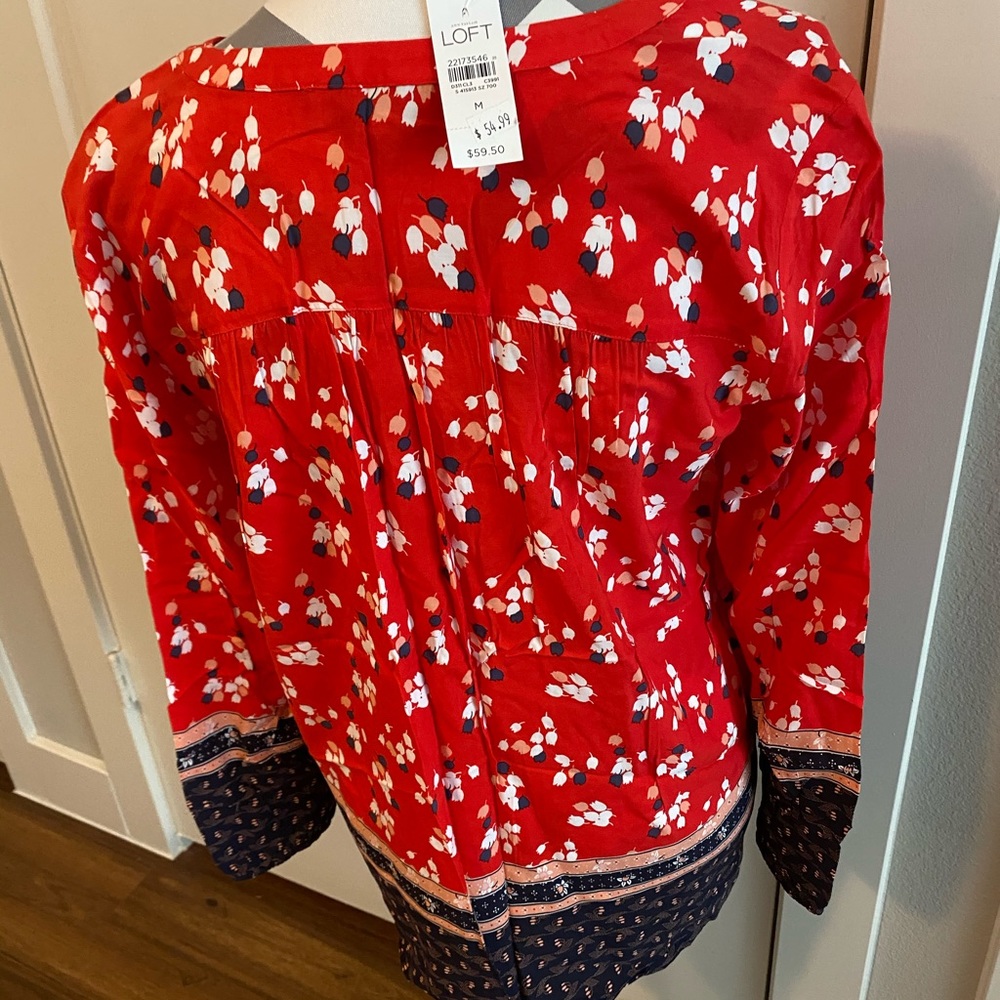 LOFT Tulip 🌷 Long Sleeve Top - Picture 4 of 10